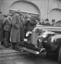 Switzerland 1941: car drives with aceton due to petrol shortage.