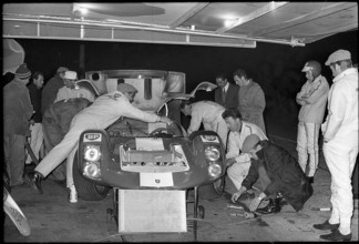 That day Jo Siffert and his team set 5 world hour records.