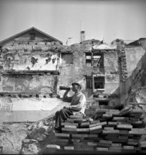 WW 2: bomb airdrop, dropping; rebuilding, Schaffhausen 1944.