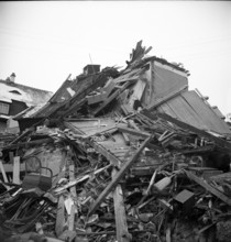 WW 2: bombing in Switzerland; bomb airdrop, dropping Zurich 1940.