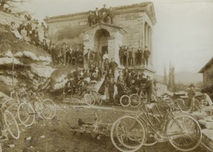 Touring Club members from Foligno on a trip to the Clitumnus Springs.