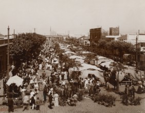 Market on a street in Buenos Aires. 
	
		1910-1940