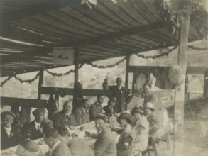 Lunch in Vallefunda. 
	
		1923