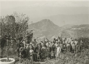 The Group in Taormina?. 
	
		1924