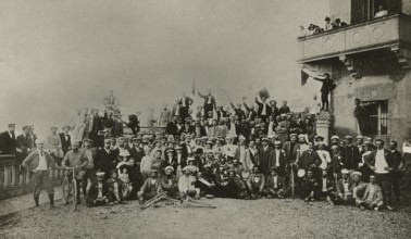 Cyclists stop at San Michele al Bosco.  1895.