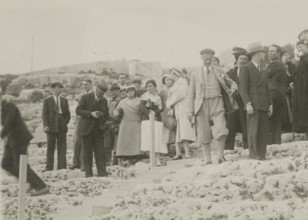 Members of the Touring Club Italiano  in Syracuse. 
	
		1924