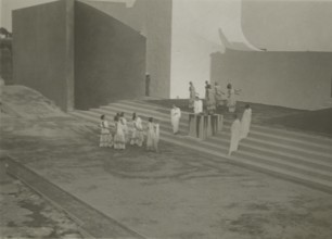 Antigone on stage in Syracuse. 
	
		1924