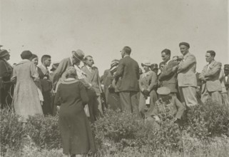 Listening to the guide. 
	
		1924