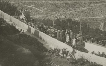 Stop at a panoramic point. 1924