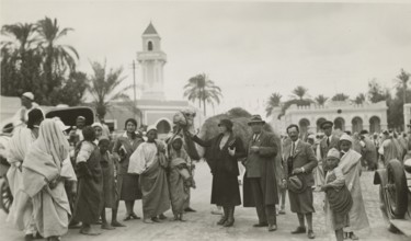 Hikers in Suk el-Giuma.