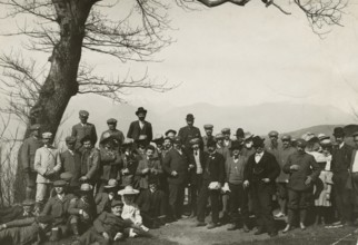 Members of the Touring Club Italiano of Varese and Besozzo in Santa Caterina del Sasso in 1906.
