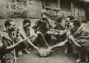 An indigenous repas in Kenya (Nyeri). 
	
		1920-1950