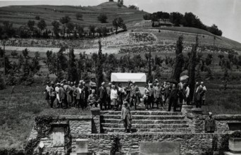 Alfredo Oriani's tomb at Cardello. 
	
		1931