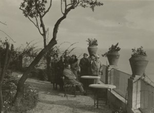 Stop on the terrace of the Hotel San Domenico in Taormina. 
	
		1924