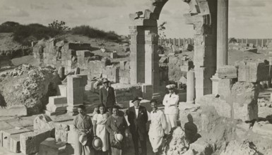 Excursionists in front of Trajan's Arch in Leptis Magna. 1931