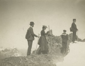 The Bertarellis on the crest of Piz Surlej in 1902. 1902