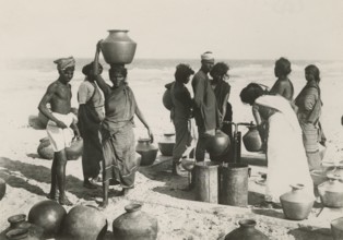 At the fountain on the Palk Strait in India. 1920-1940