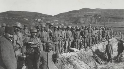 Italian infantry in Thessaloniki.