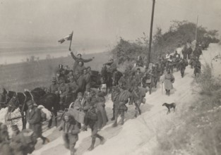 Italian prisoners return home, crossing the Val Lagarina.
