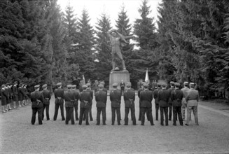 Final test and swearing-in ceremony of policeman, Lucerne 1966