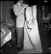 Swiss Himalaya expedition of the AACZ 1953: Braun and Huss packing