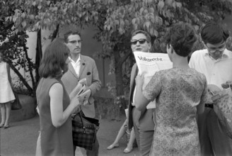 Demonstration in front of the Stadthaus against the interdiction of demonstrations, Zurich 1968