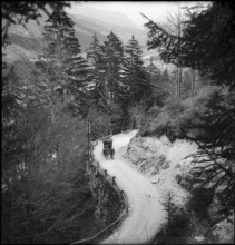 Post horse-drawn carriage Ilanz-Obersaxen 1946
