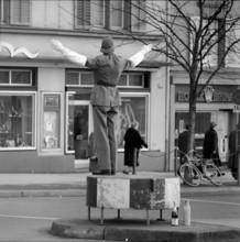 Drivers give presents to traffic policeman in Zurich 1959