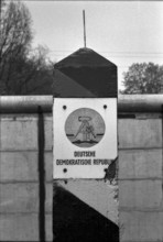 Zonal border to German Democratic Republic, GDR. near Moedlareuth 1968