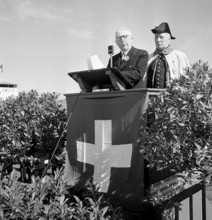 Swiss wrestling festival Berne 1945: federal president von Steiger