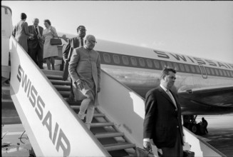 Arrival of M. C. Chagla, Indian foreign minister, in Geneva, 1967