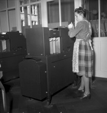 Data handling automation, subscriber invoice issuing by punch card, Zurich 1949