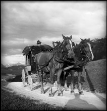 Post horse-drawn carriage Ilanz-Obersaxen 1946