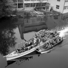 Eglisau, children from Zurich during school outing, 1957