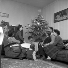 Christmas Eve 1956: border guard and his family