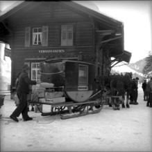 Post sledge Versam - Safien, loading,  1953