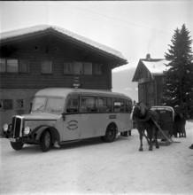 Post sleigh and post bus in Pany GR1953
