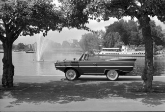 Amphibien car on the water of lake Zug, 1969