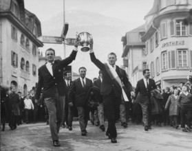 NLA 1961/62: EHC Visp celebrating title of the Swiss Champion 1962