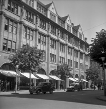 Grieder at the Bahnhofstrasse in Zurich 1952