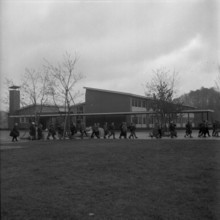 Pupils in front of school 'im Werd' Adliswil 1959