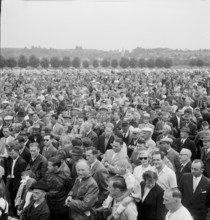 Road user meeting in Dubendorf to define unwritten traffic regulation guideline, 1953