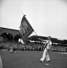 Swiss wrestling festival 1950 in Grenchen: flag swinger