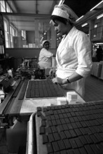 Workers at the chocolate factory Grison AG in Chur 1969