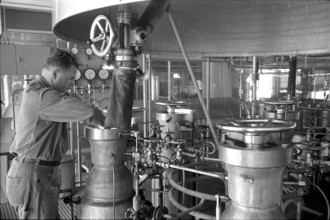 Production of instant coffee, HACO AG 1969