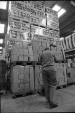 Production of cans and spray cans 1971