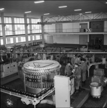 Bottling mashine in the Hurlimann Brewery, Zurich 1959