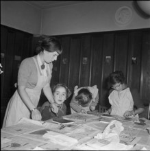 linocut with children at school for social work, Zurich 1953