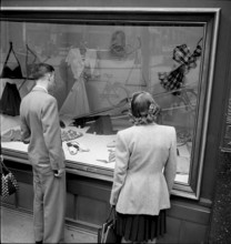 Clothes shop atr the Bahnhofstrasse in Zurich, 1947