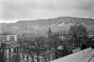 View on Zurich 1938: Landesmuseum, Hauptbahnhof, Uetliberg